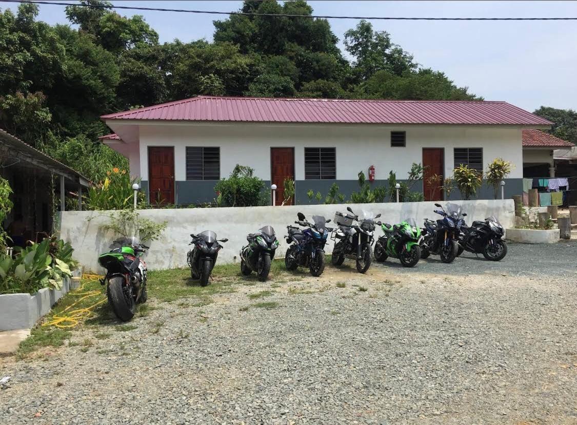 Dtahan Motel Taman Negara Куала-Тахан Экстерьер фото