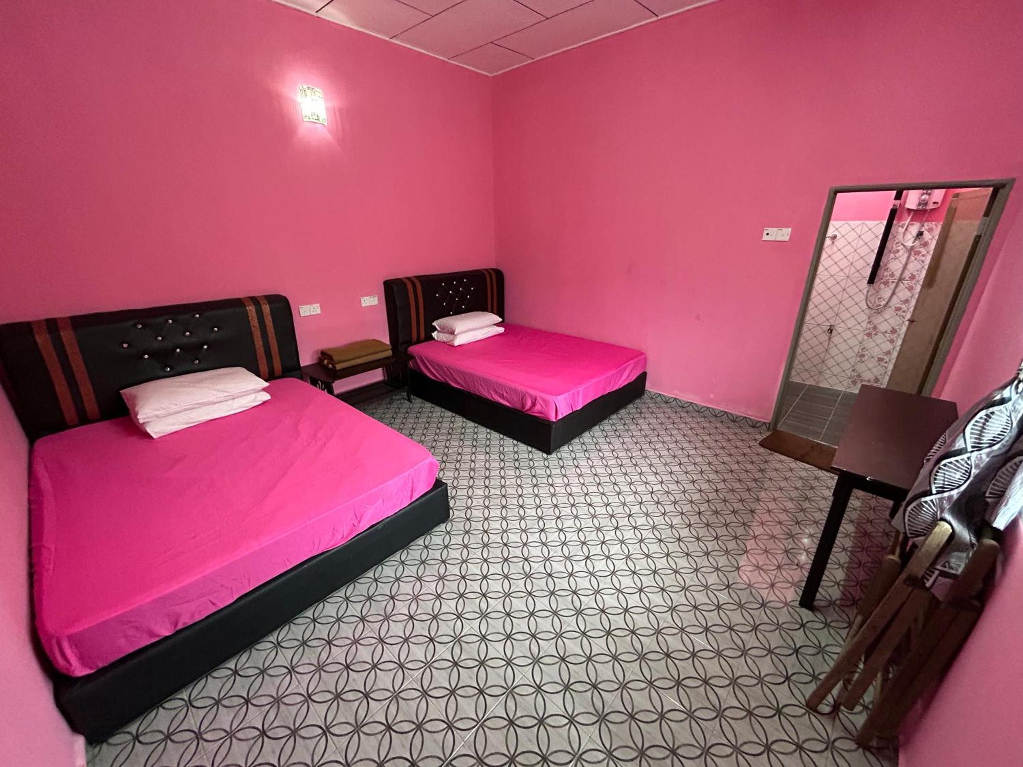Dtahan Motel Taman Negara Куала-Тахан Экстерьер фото