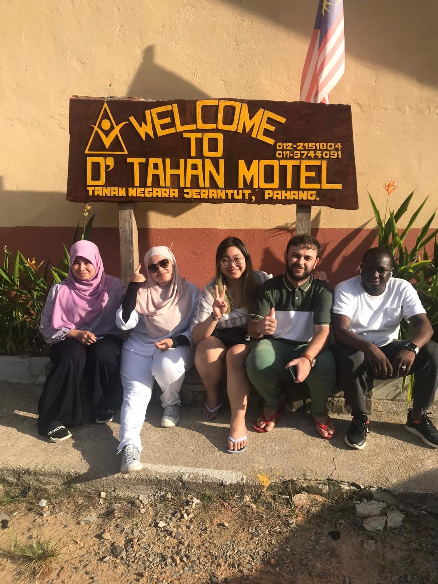 Dtahan Motel Taman Negara Куала-Тахан Экстерьер фото